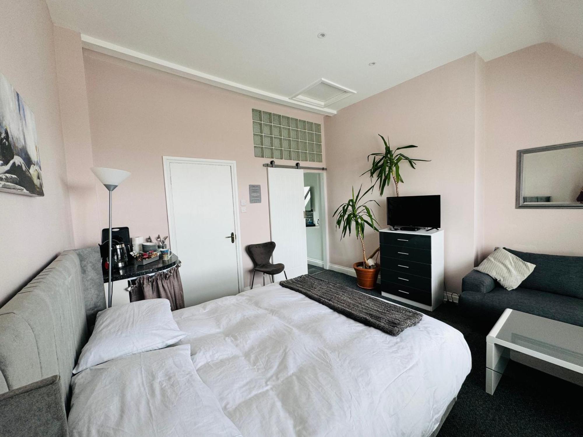 Penthouse Suite, Sea View, Close To Shops, Beach And Train St Leonards-on-Sea Exterior photo