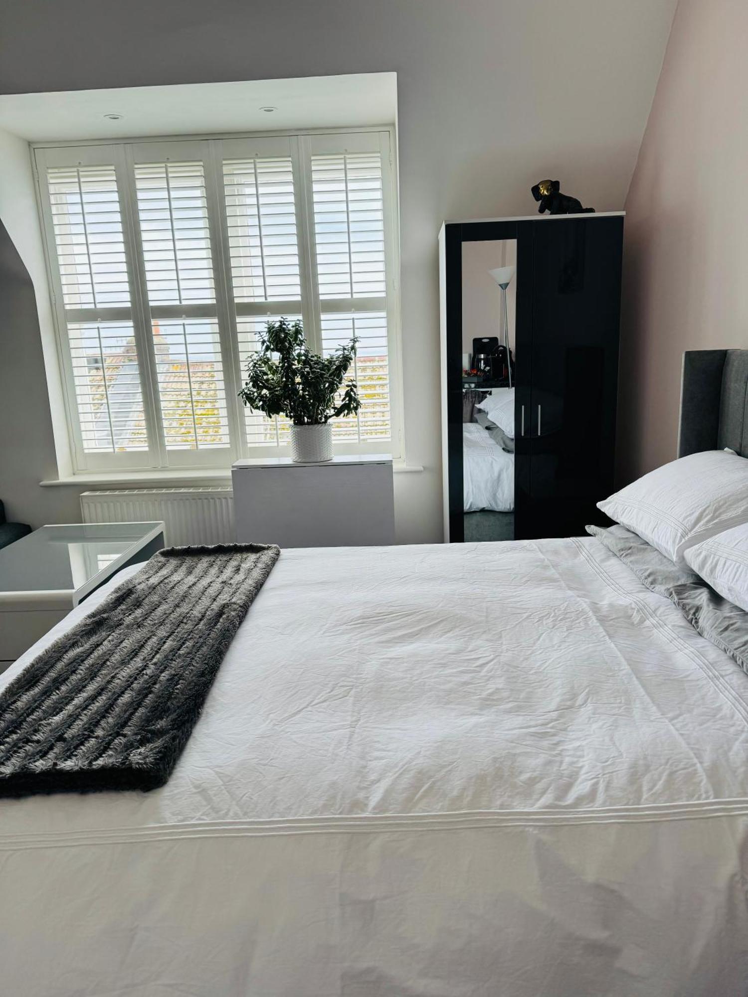 Penthouse Suite, Sea View, Close To Shops, Beach And Train St Leonards-on-Sea Exterior photo