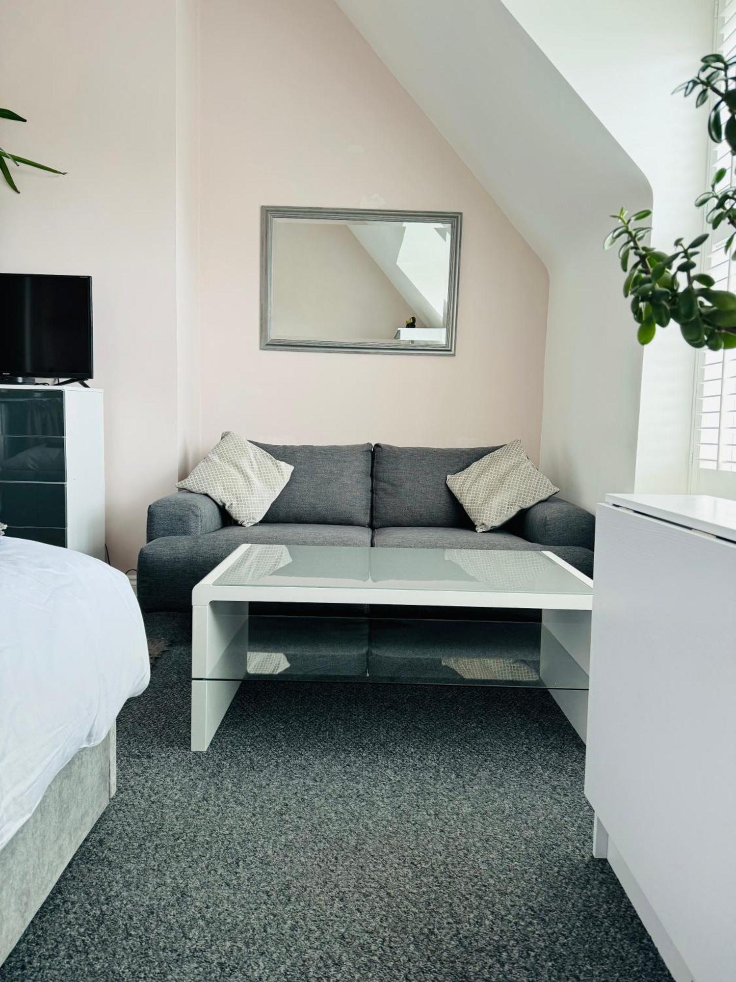 Penthouse Suite, Sea View, Close To Shops, Beach And Train St Leonards-on-Sea Exterior photo